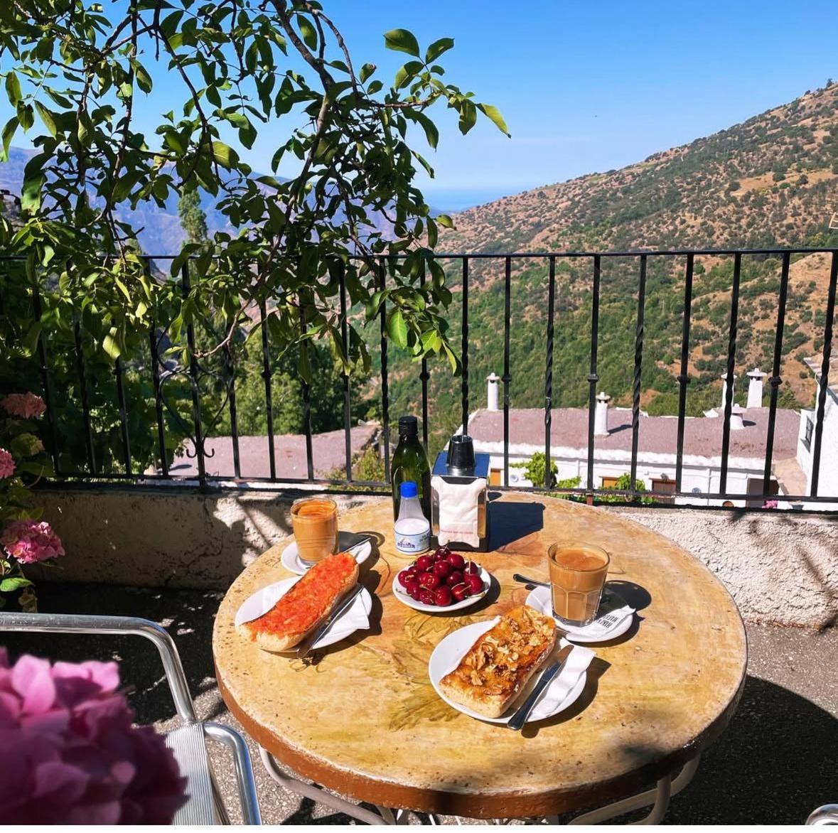 בוביון Hostal Rural Las Terrazas De La Alpujarra מראה חיצוני תמונה